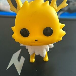 Jolteon old funko